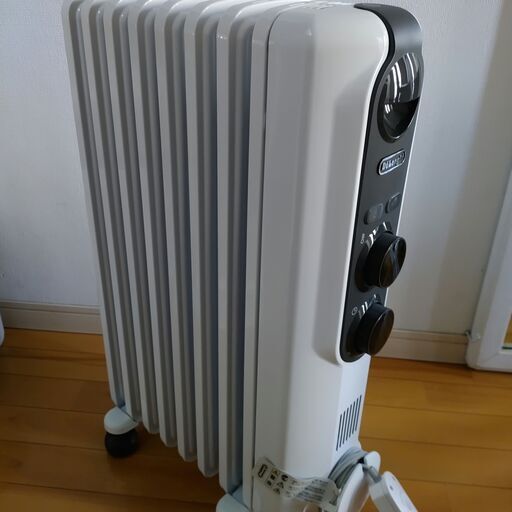 【商談成立】【美品】デロンギ (De'Longhi) オイルヒーター アミカルド ピュアホワイト×ブラック RHJ35M1015-BK