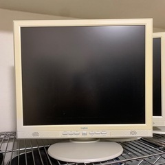 パソコンモニター4台 19インチ ジャンク品　の画像