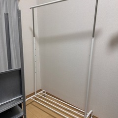 美品　ニトリ　洋服ラック