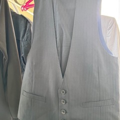 メンズスーツ👔3ピース　A5体の画像