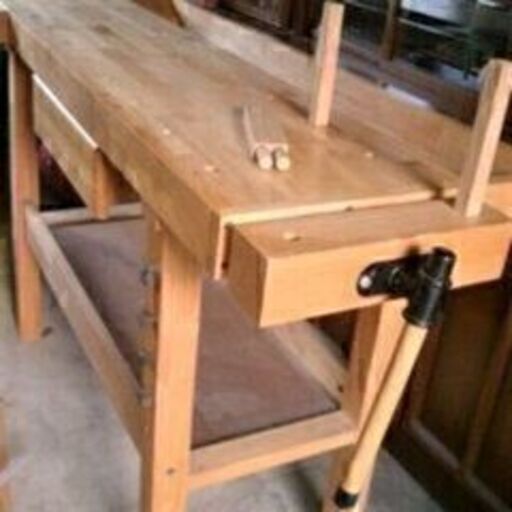 木製 多機能作業台。約150×50×85　DIYライフにいかがでしょうか