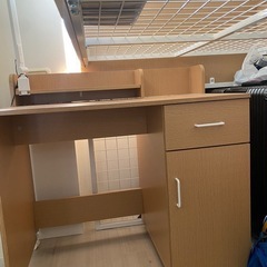 ニトリ2段ベット　学習机付き　の画像