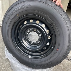 ハイエース　ほぼ新品　15Rタイヤ　ホイール　キャップ付き