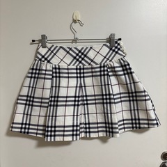 バーバリーのミニスカートです！