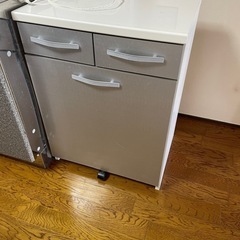 「引き渡し決定」ゴミ箱ストッカーの画像