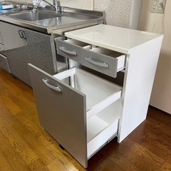 「引き渡し決定」ゴミ箱ストッカーの画像