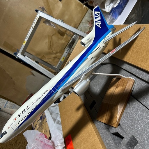 全日空商事のパックミン製　1/100全日空L-1011トライスターデスクトップモデル