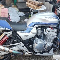 CB1300 SC40