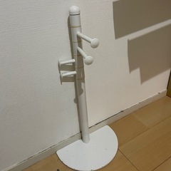 低いポールハンガー