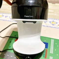 お話中Francfrancのコーヒーメーカー