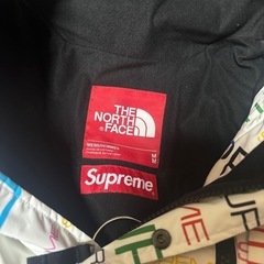 ノースフェイス　Supremeの画像