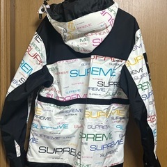 ノースフェイス　Supremeの画像