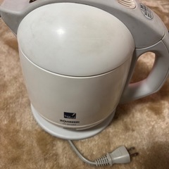 札幌/整備済◇ トヨトミ / ペチカ 用等 煙突式石油ストーブ □ HR-K650F 壁置き アンティーク調 木の城 (萬屋ガーデン)  白石の季節、空調家電《ストーブ》の中古あげます・譲ります｜ジモティーで不用品の処分