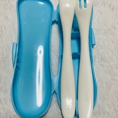 EEISON スプーン&フォーク　お食事エプロンセット　子供　キッズ　カトラリー　持ち運びケース付きの画像