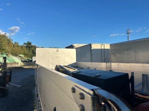 トラック　ボディ