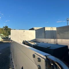 トラック　ボディ