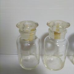 薬瓶 瓶の画像