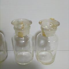 薬瓶 瓶の画像