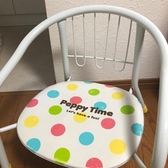 西松屋子ども用椅子の画像
