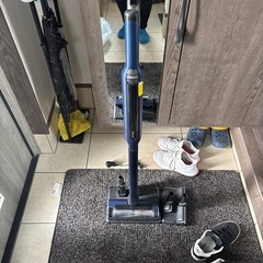 シャークのハンディー掃除機、付属品あり。※ジャンク品