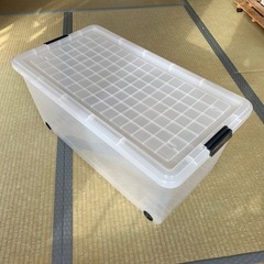 コロ付き衣装ケース