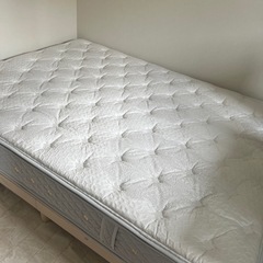 【超美品】日本ベッド　ピロートップシルキー　ダブル　少しなら値引きします！の画像