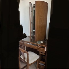値下げしました‼️レトロな三面鏡ドレッサーの画像