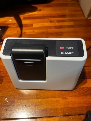 美品❗️SHARP ハンディ掃除機
