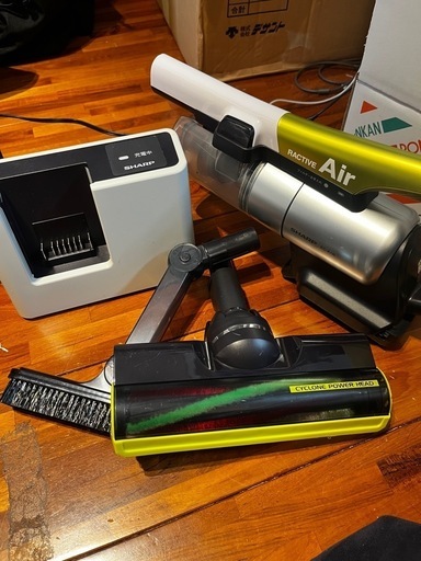 美品❗️SHARP ハンディ掃除機
