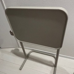 ikea BJORKASEN サイドテーブル