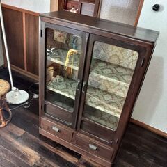 (お話し中)【OmNi ANTIQUEs】古いキャビネットです。