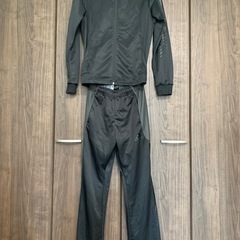 値下げ致しました。adidasジャージ上下。