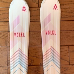 子ども用 スキー板とストックの画像