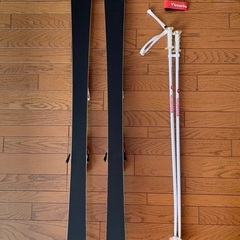 子ども用 スキー板とストックの画像