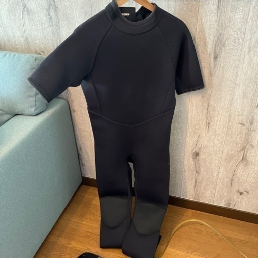 ウェットスーツ　新品