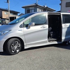 ホンダ フリードハイブリッドの画像