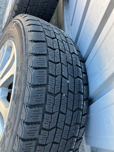 トヨタアリオン純正アルミホイール　195/65r15　スタッドレス付き