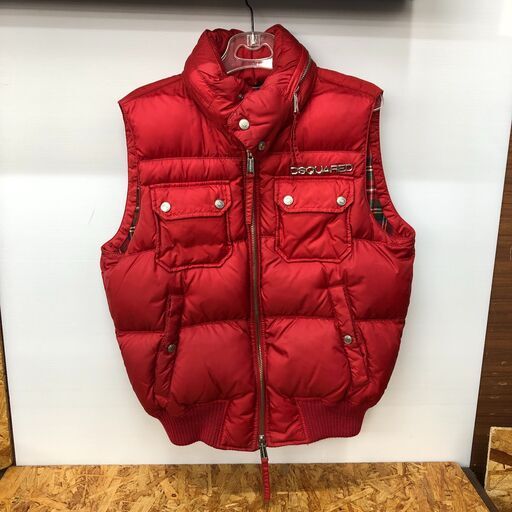   ダウンベスト 赤　未使用品 A327】ダウンベスト DSQUARED レッド