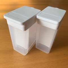 ダイソー【2個】ひとふり計量ボトルの画像