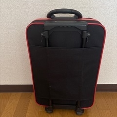 ハート柄スーツケースの画像