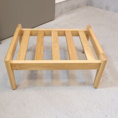 unico(ウニコ)のVISKA(ヴィスカ) オットマン/ナチュラルです。オーク無垢材フレームに優しい色合いのファブリックを合わせたスツール。北欧スタイルやカフェテイストなどにオススメです♪の画像