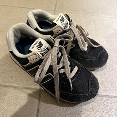 取引中【キッズ】ニューバランス23.0cm