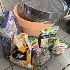 鉢、土、肥料など園芸用品