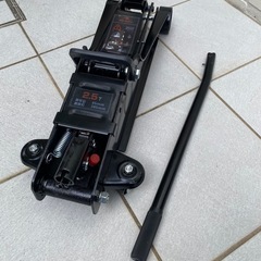 フロアジャッキー