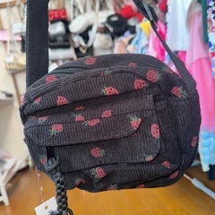 未使用新品 - イチゴプリントスクエアバッグの画像