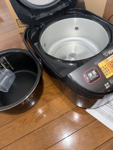 新品同様　象印 マイコン炊飯ジャー極め炊き　炊飯器　