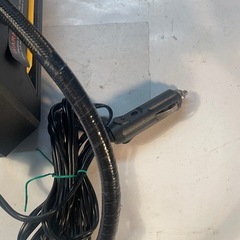 車用　タイヤに空気詰めの画像