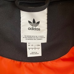 adidasジャケットの画像