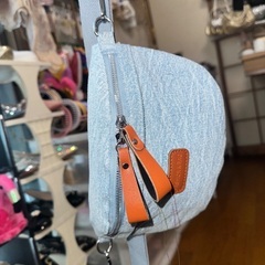 未使用新品 - デニムチェストバッグの画像