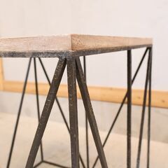 THEODORE ALEXANDER(セオドア アレキサンダー)のサイドテーブルです